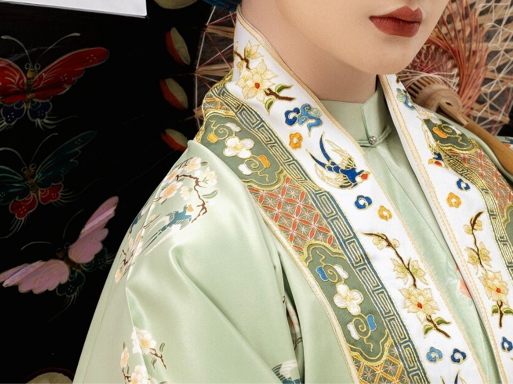Chi tiết áo Nhật Bình Hoa Lê Trắng thanh lịch